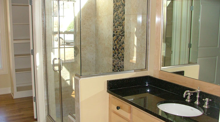 Iulianelli Custom Homes Manchester Model bathroom
