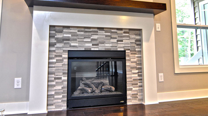 Iulianelli Custom Homes London Model A showing main fireplace