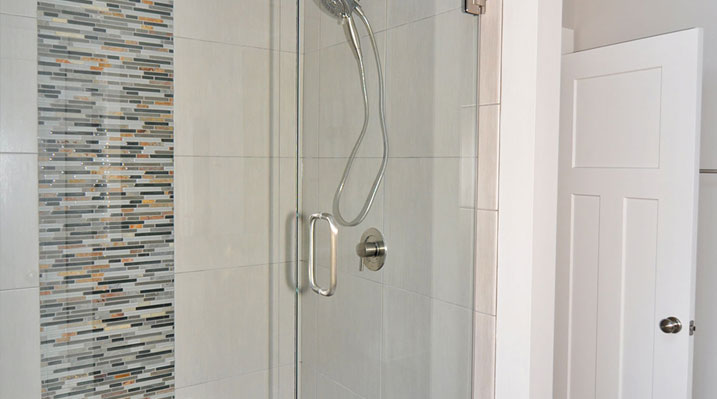 Iulianelli Custom Homes London Model A bathroom showing walk in shower