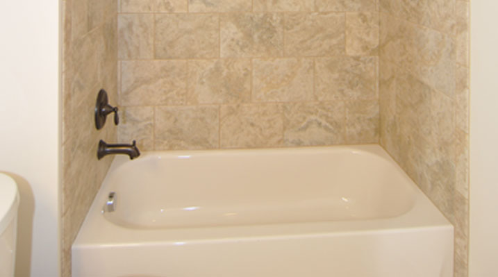 slider image of Oakland Model bathtub