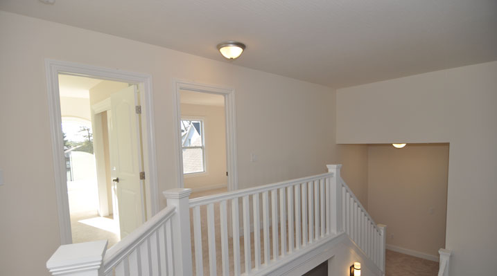 Iulianelli Custom Homes Oakland Model mezzanine or galleried landing