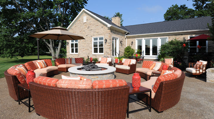 Iulianelli Custom Homes Pickerington Remodel outdoor patio area with firepit and outdoor furniture